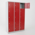 Vestiaire multicases 15 cases monobloc rouge, 1 porte ouverte 