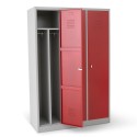 Vue générale du vestiaire industrie salissante semi monobloc 3 cases rouge avec une porte ouverte.
